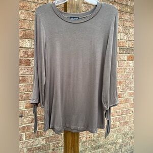 Simply‎ Southern blouse